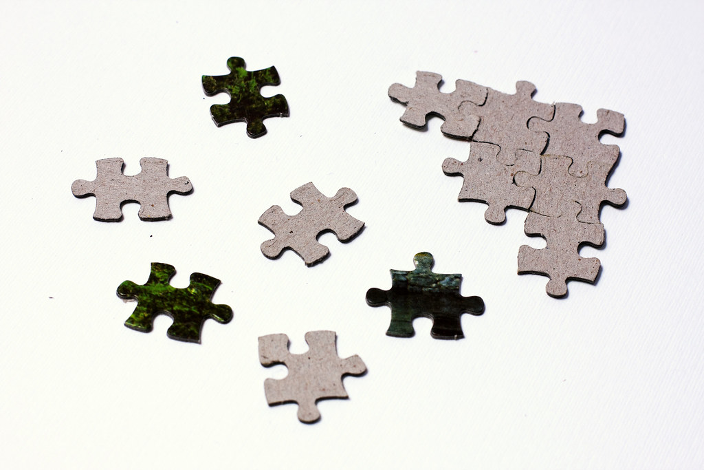 Adaptable puzzle pieces